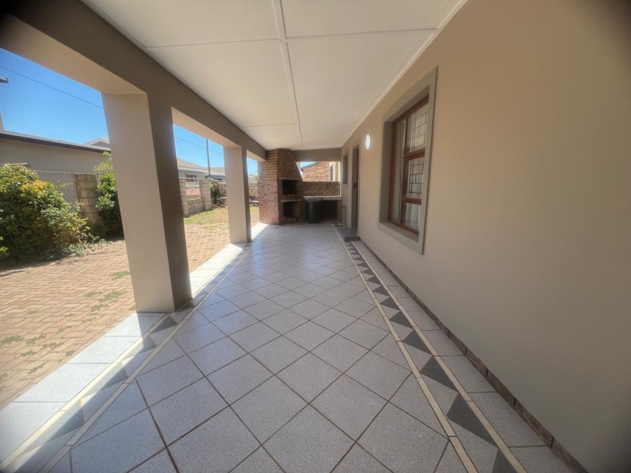 4 Bedroom Property for Sale in Pellsrus Eastern Cape